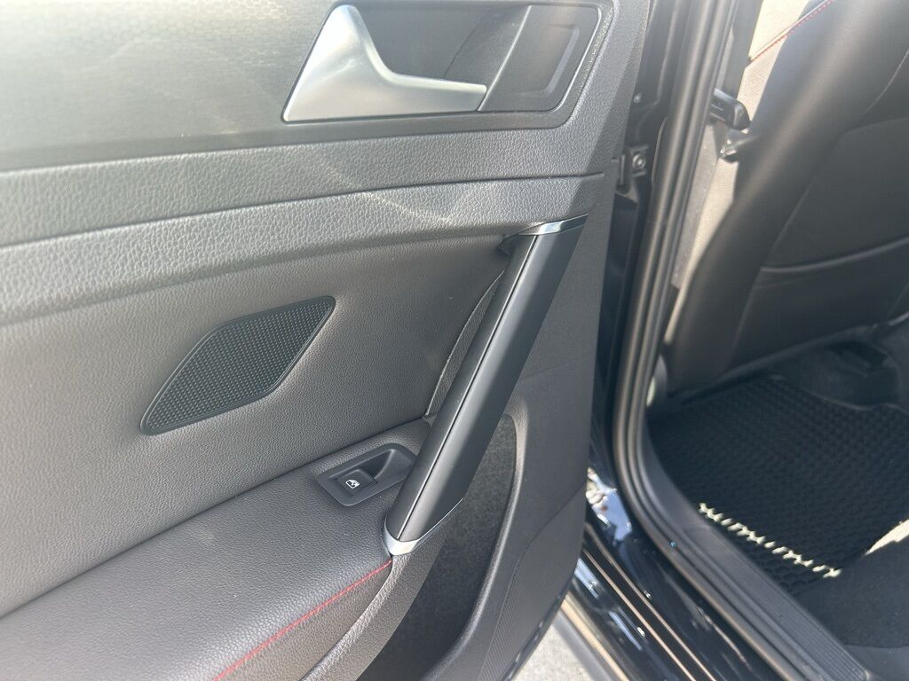 2021 Volkswagen Golf GTI 2.0T SE Crestwood KY