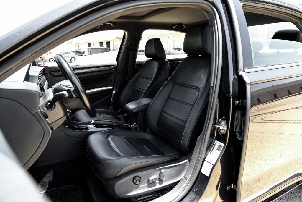 2021 Volkswagen Passat 2.0T R-Line Carrollton TX