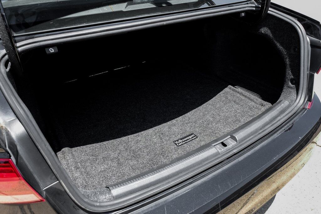 2021 Volkswagen Passat 2.0T R-Line Carrollton TX