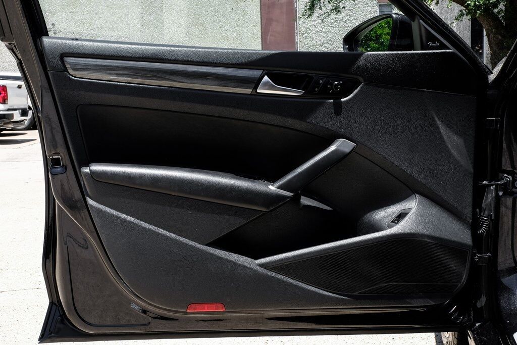 2021 Volkswagen Passat 2.0T R-Line Carrollton TX