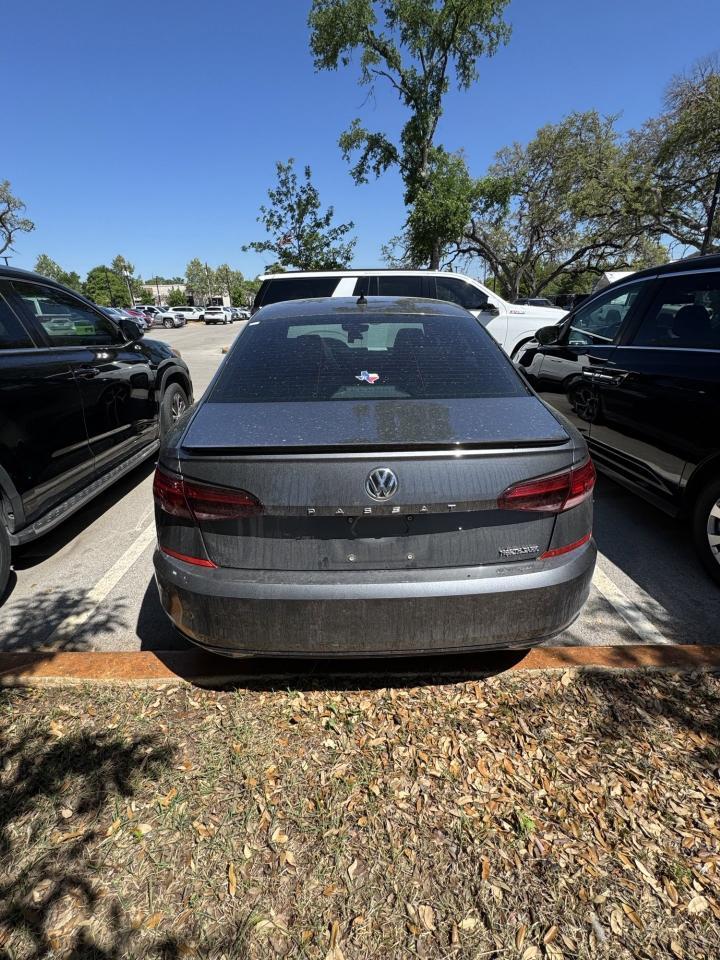 2021 Volkswagen Passat 2.0T R-Line