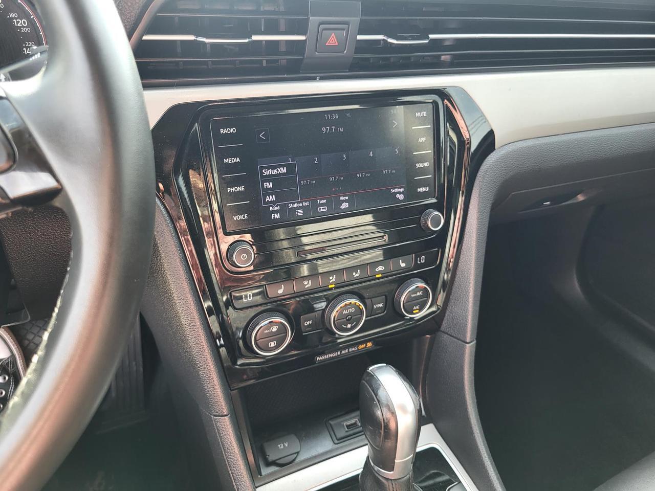 2021 Volkswagen Passat 2.0T SE Auto Beeville TX