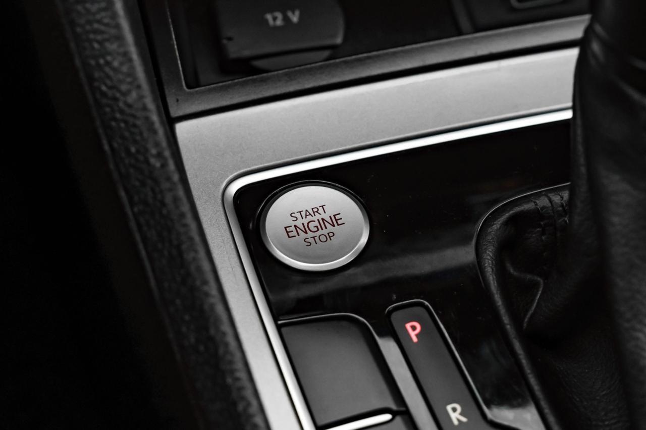 2021 Volkswagen Passat 2.0T SE BLIND SPOT FRONT ASSIST LANE ASSIST SUNROOF LEATHERETTE HEATED SEATS REAR CAMERA Carrollton TX