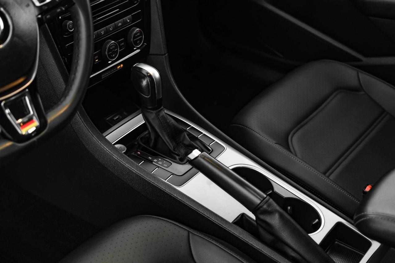 2021 Volkswagen Passat 2.0T SE BLIND SPOT FRONT ASSIST LANE ASSIST SUNROOF LEATHERETTE HEATED SEATS REAR CAMERA Carrollton TX