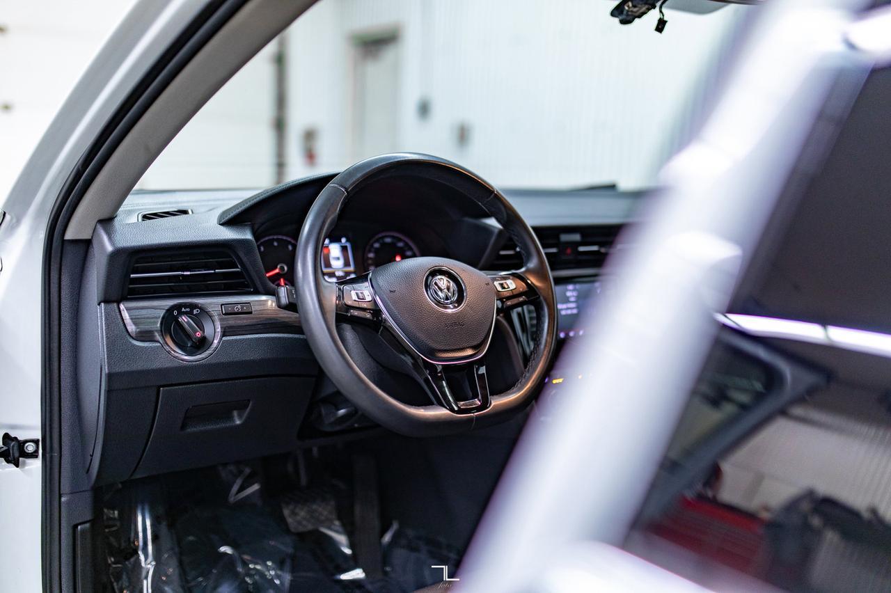 2021 Volkswagen Passat Highline Leather Roof BCam Red Deer AB