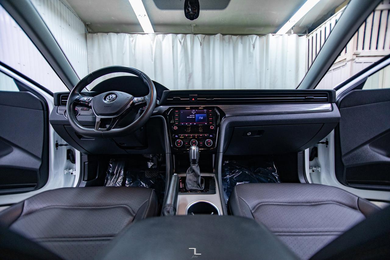 2021 Volkswagen Passat Highline Leather Roof BCam Red Deer AB