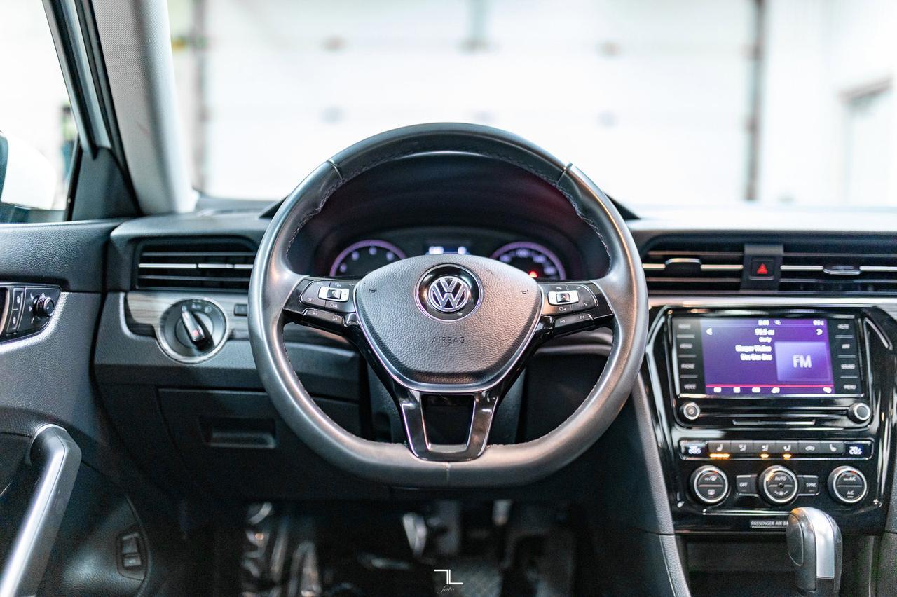 2021 Volkswagen Passat Highline Leather Roof BCam Red Deer AB