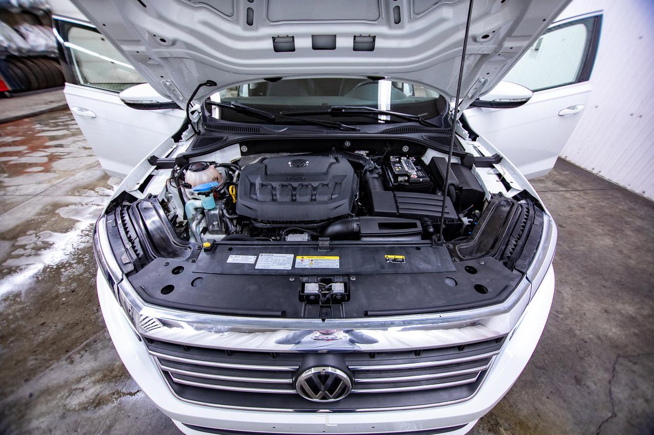 2021 Volkswagen Passat Highline Leather Roof BCam Red Deer AB