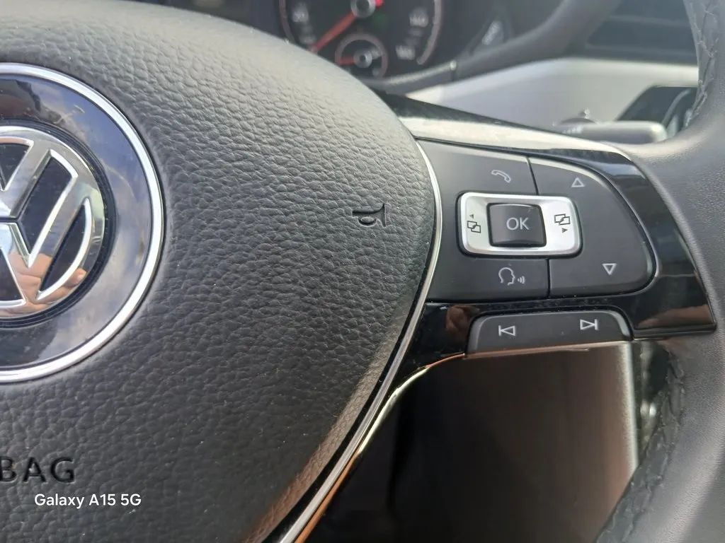 2021 Volkswagen Passat SE photo 27