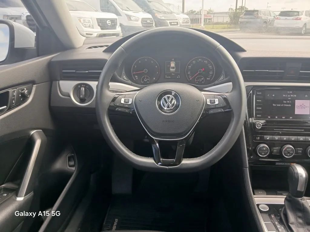 2021 Volkswagen Passat SE photo 23