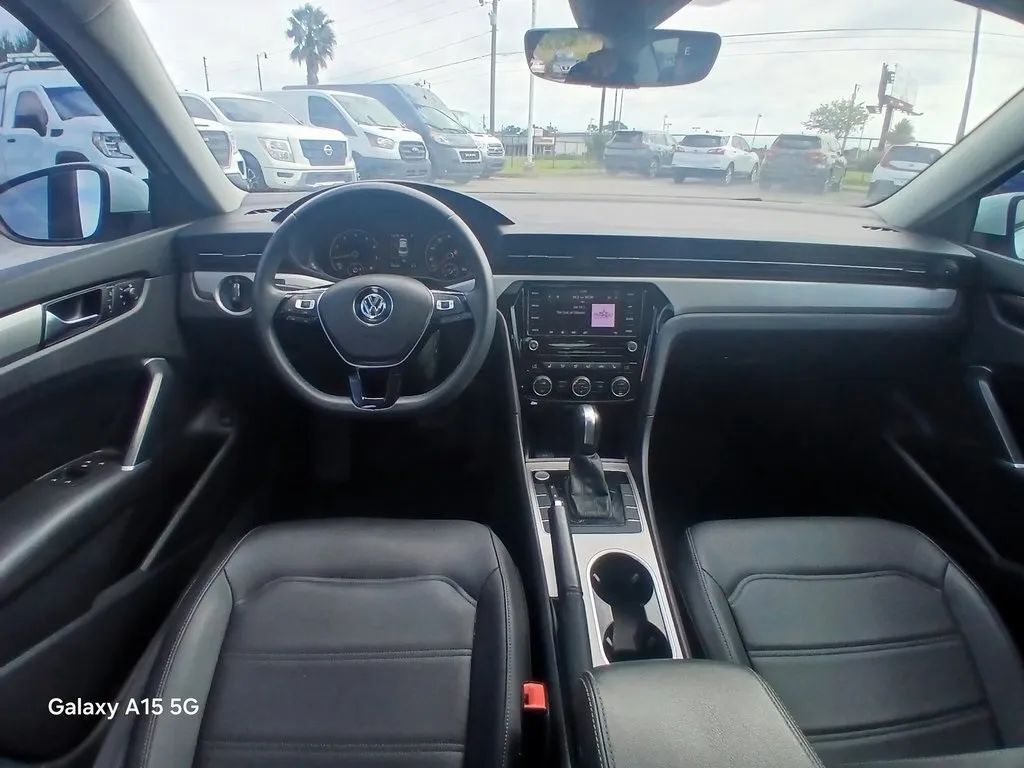 2021 Volkswagen Passat SE photo 22