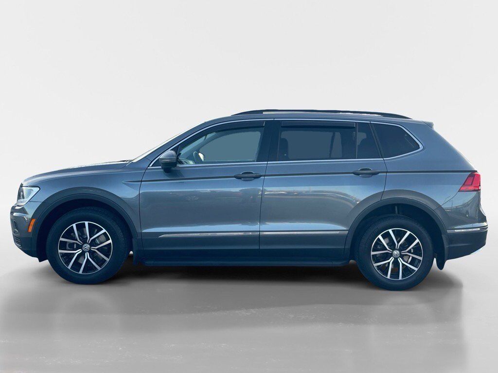 2021 Volkswagen Tiguan R-Line Black SEL photo 4