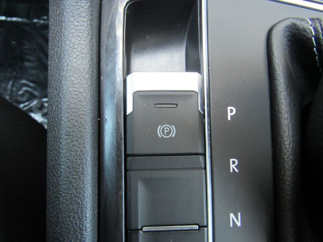 2021 Volkswagen Tiguan 2.0T SE R-Line Black Plano TX