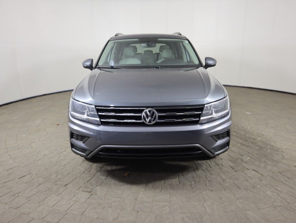 2021 Volkswagen Tiguan 2.0T SEL Panoramic sunroof