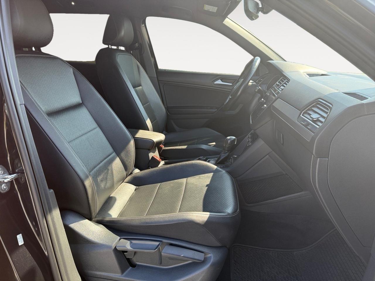 2021 Volkswagen Tiguan SE R-Line Black, HEATED SEATS, BACKUP CAMERA, APPLE CARPLAY/ANDROID AUTO, PANORAMIC SUNROOF, ROOF RACKS, POWER MIRRORS, BLIND SPOT ALERT, AUTO START/STOP, YOUR NEXT RIDE IS HERE - VOLKSWAGEN BUILT FOR EVERY JOURNEY! Norfolk VA