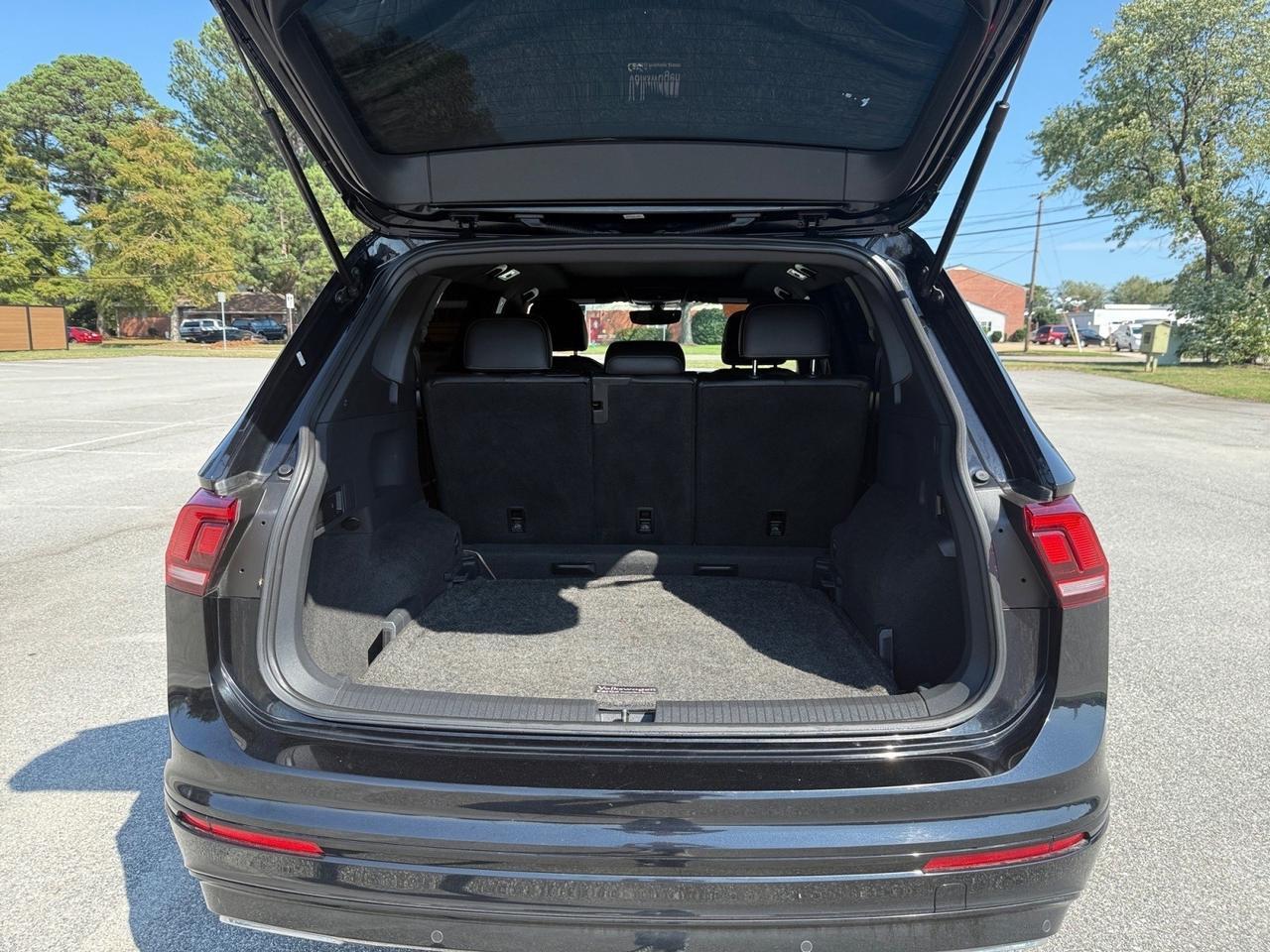 2021 Volkswagen Tiguan SE R-Line Black, HEATED SEATS, BACKUP CAMERA, APPLE CARPLAY/ANDROID AUTO, PANORAMIC SUNROOF, ROOF RACKS, POWER MIRRORS, BLIND SPOT ALERT, AUTO START/STOP, YOUR NEXT RIDE IS HERE - VOLKSWAGEN BUILT FOR EVERY JOURNEY! Norfolk VA