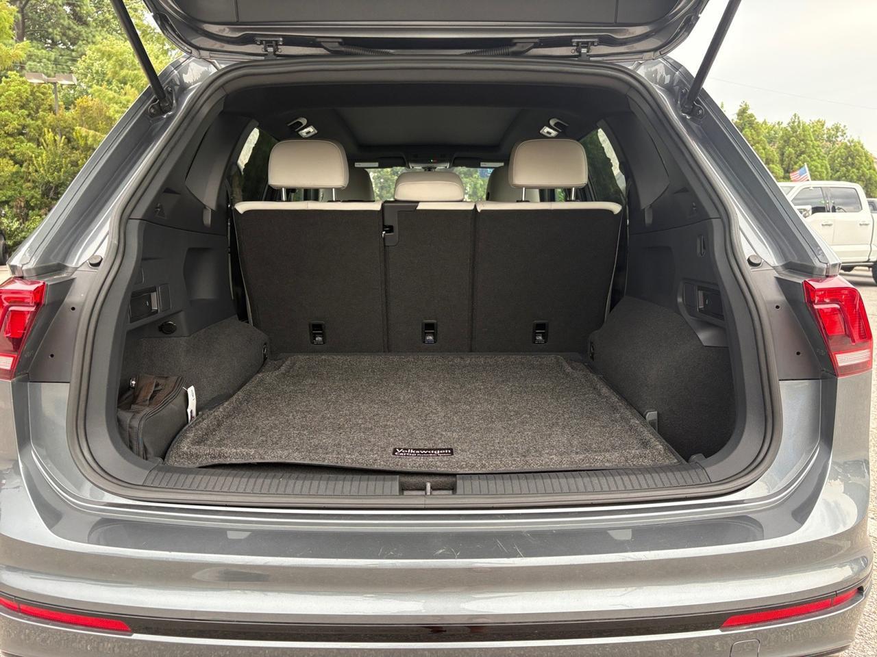 2021 Volkswagen Tiguan SE R-Line Black, SELECT DRIVE MODE, PANORAMIC MOONROOF, WIFI CONNECT, APPLE CARPLAY/ANDROID AUTO, FORWARD COLLISION ALERT, BLIND SPOT ALERT, AUTO START/STOP, HEATED STEERING WHEEL & SEATS, 360 PARKING SENSORS, 1 OWNER, CLEAN CARFAX, TAKE THIS TIGUAN Virginia Beach VA