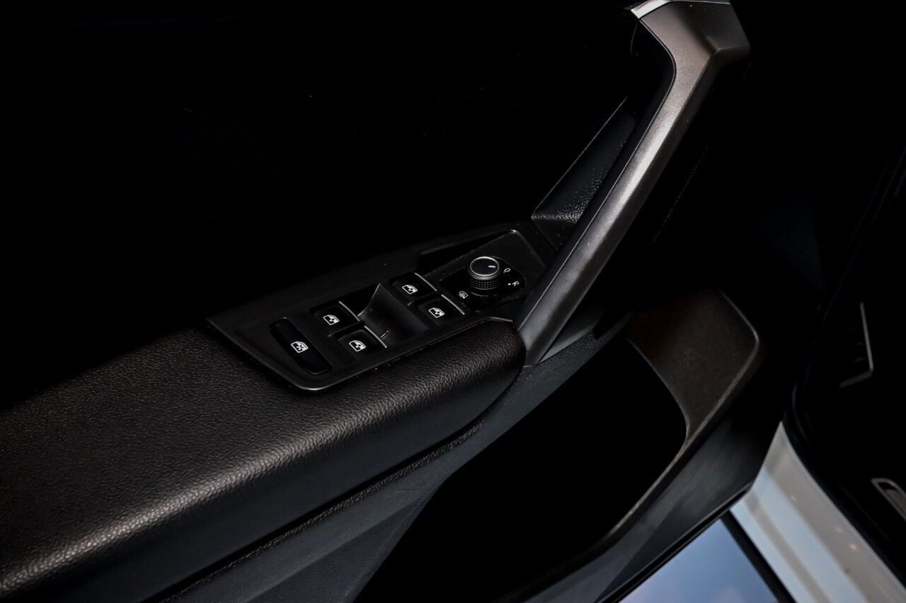 2021 Volkswagen Tiguan SE R-Line Black photo 17