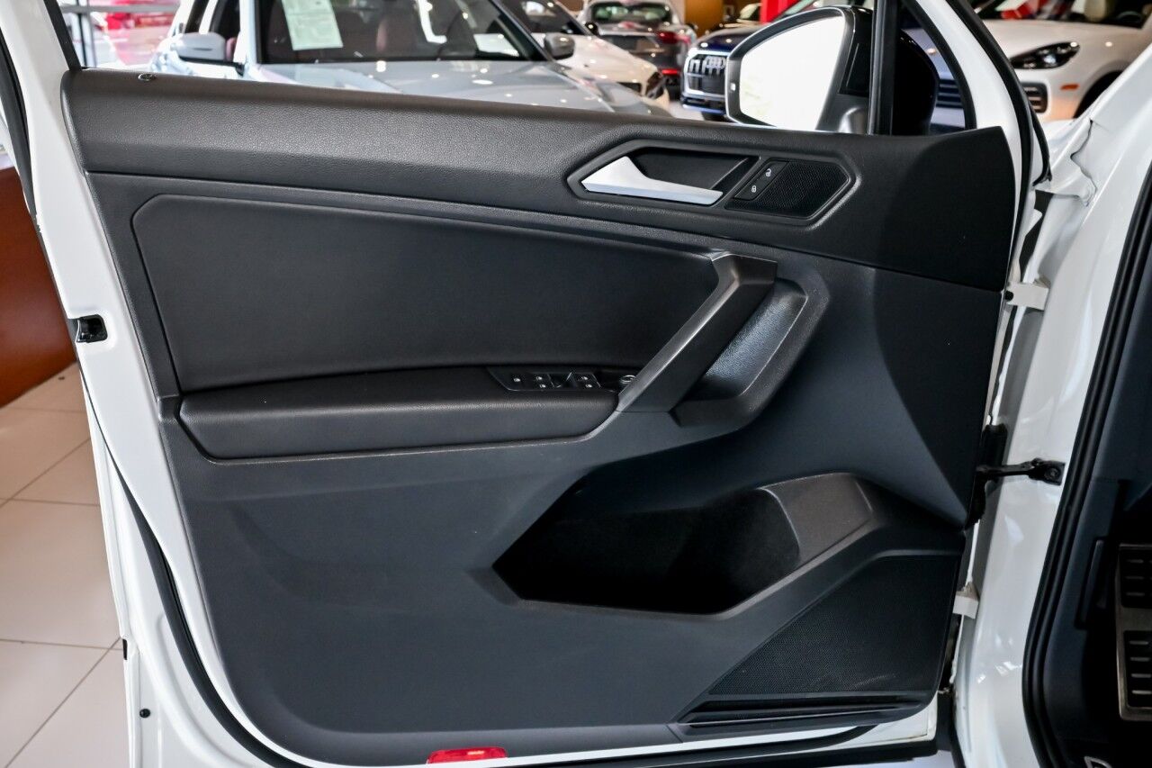 2021 Volkswagen Tiguan SE R-Line Black photo 16