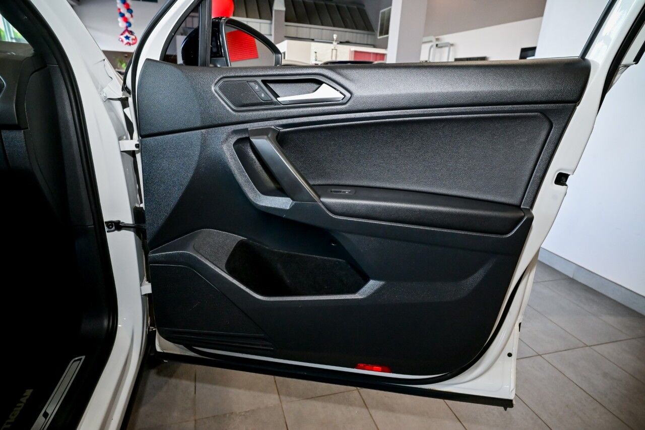 2021 Volkswagen Tiguan SE R-Line Black photo 30