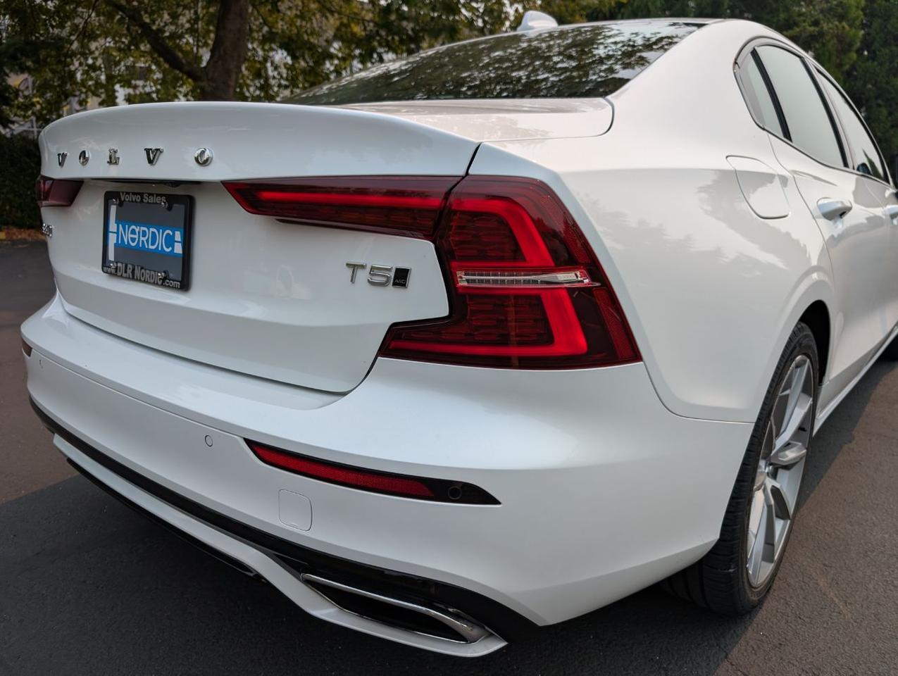 2021 Volvo S60 T5 AWD Momentum | Harman Kardon, Pilot Assist, 360 Cam, Head Up Disp, 4 Heated Seats & Wheel Portland OR