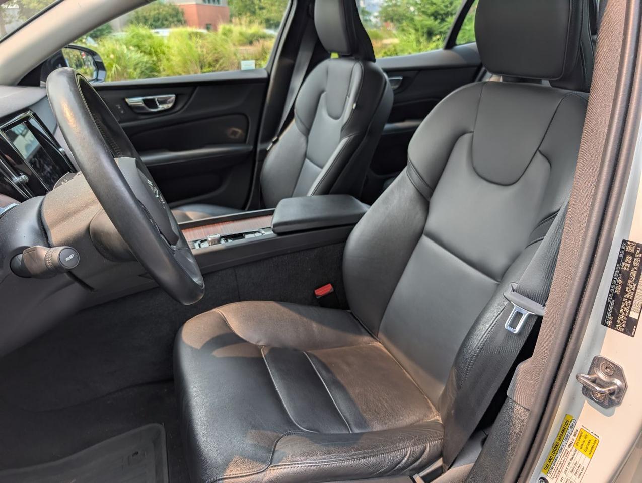 2021 Volvo S60 T5 AWD Momentum | Harman Kardon, Pilot Assist, 360 Cam, Head Up Disp, 4 Heated Seats & Wheel Portland OR