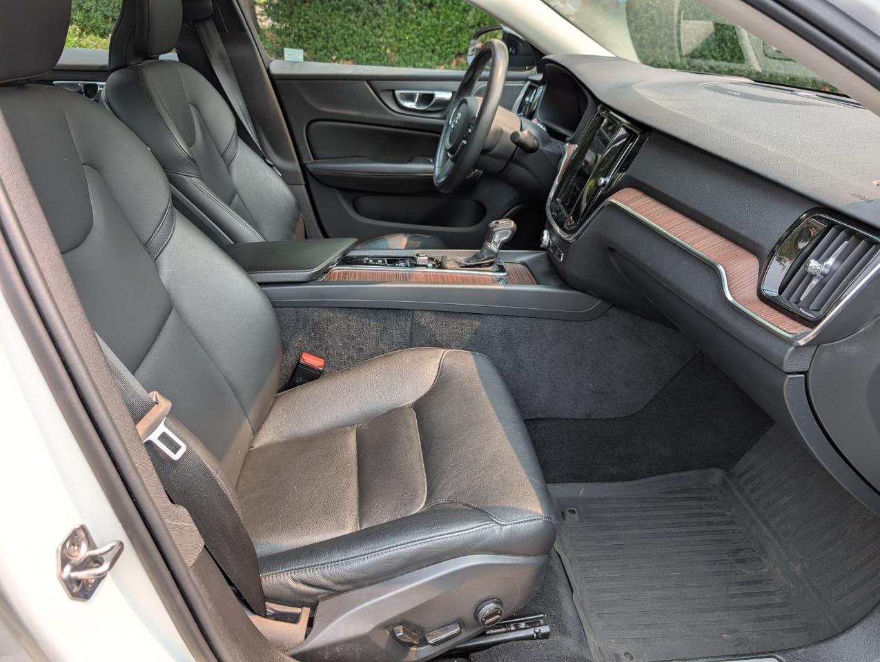 2021 Volvo S60 T5 AWD Momentum | Harman Kardon, Pilot Assist, 360 Cam, Head Up Disp, 4 Heated Seats & Wheel Portland OR