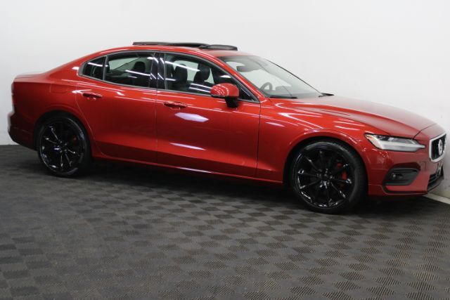 2021 Volvo S60 T5 Momentum