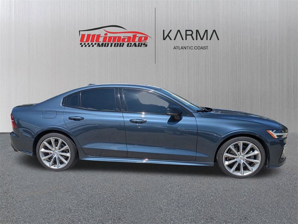 2021 Volvo S60 T5 Momentum