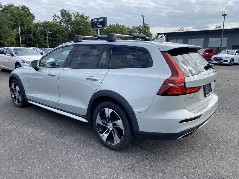 2021 Volvo V60 Cross Country