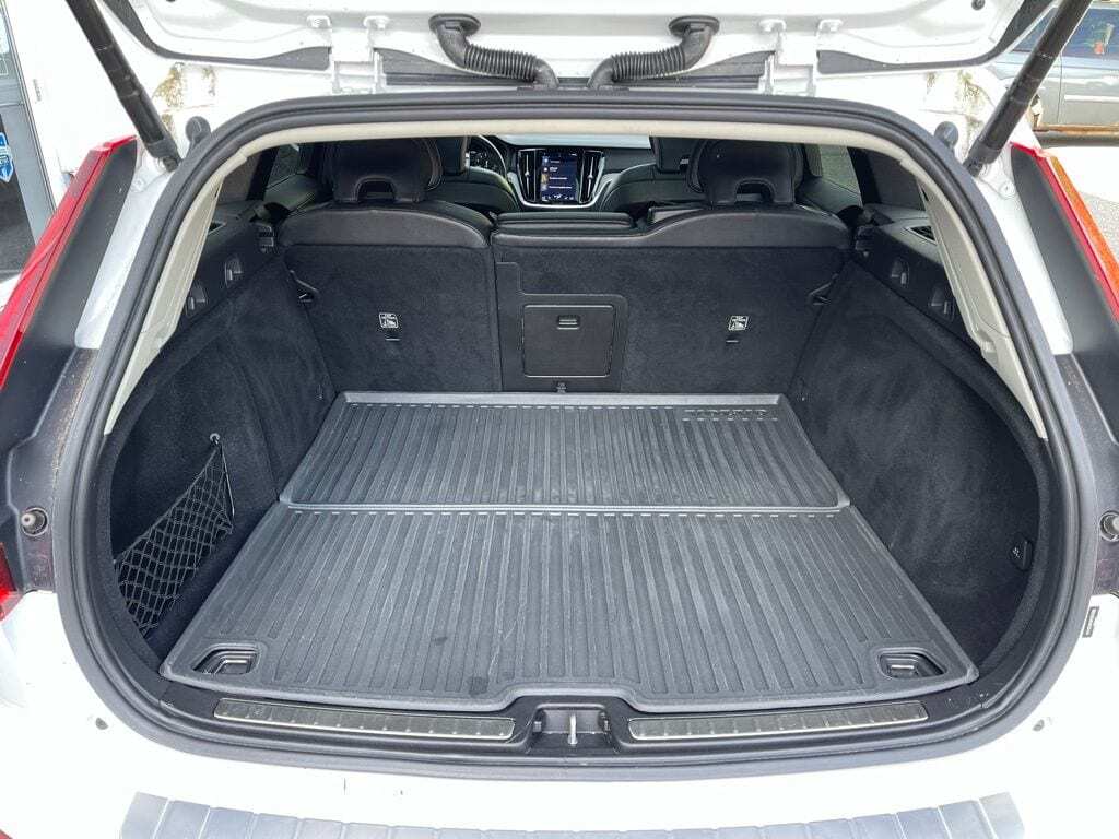 2021 Volvo V60 Cross Country T5 Orange MA