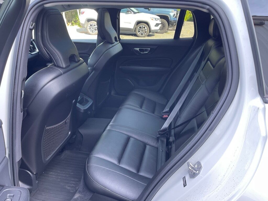 2021 Volvo V60 Cross Country T5 Orange MA