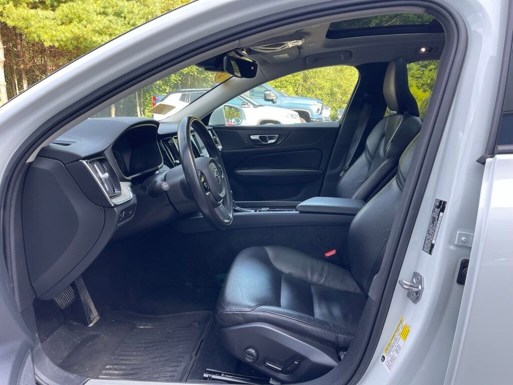 2021 Volvo V60 Cross Country T5 Orange MA