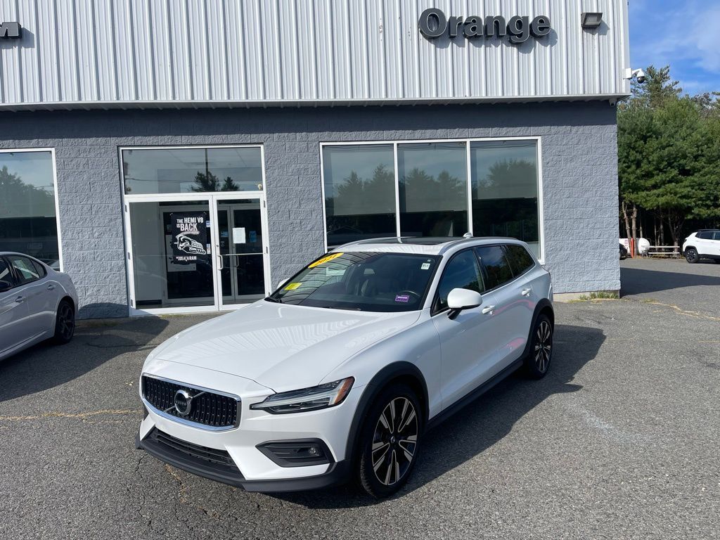 2021 Volvo V60 Cross Country T5
