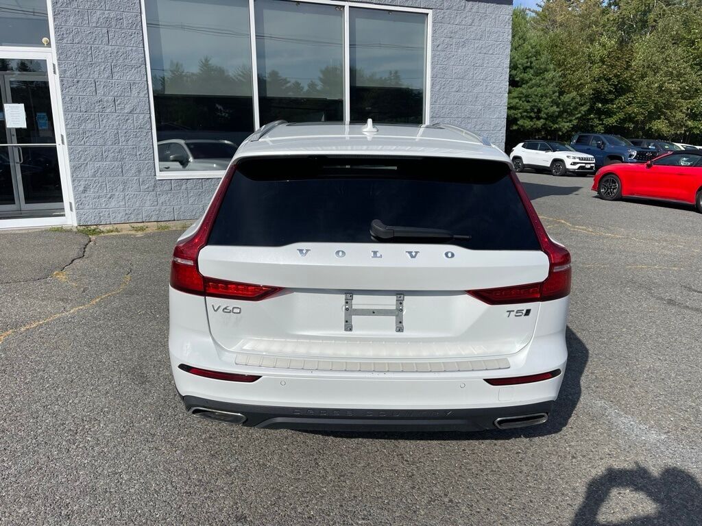 2021 Volvo V60 Cross Country T5 Orange MA