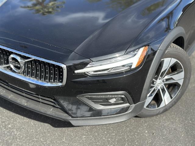 2021 Volvo V60 Cross Country T5