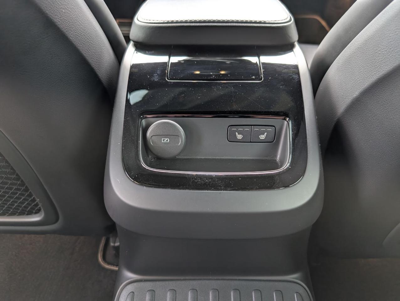 2021 Volvo V60 Recharge T8 AWD Polestar Edition w/Bowers & Wilkins, Pilot Assist, 360 Cam, 4 Heated Seats & Wheel Portland OR