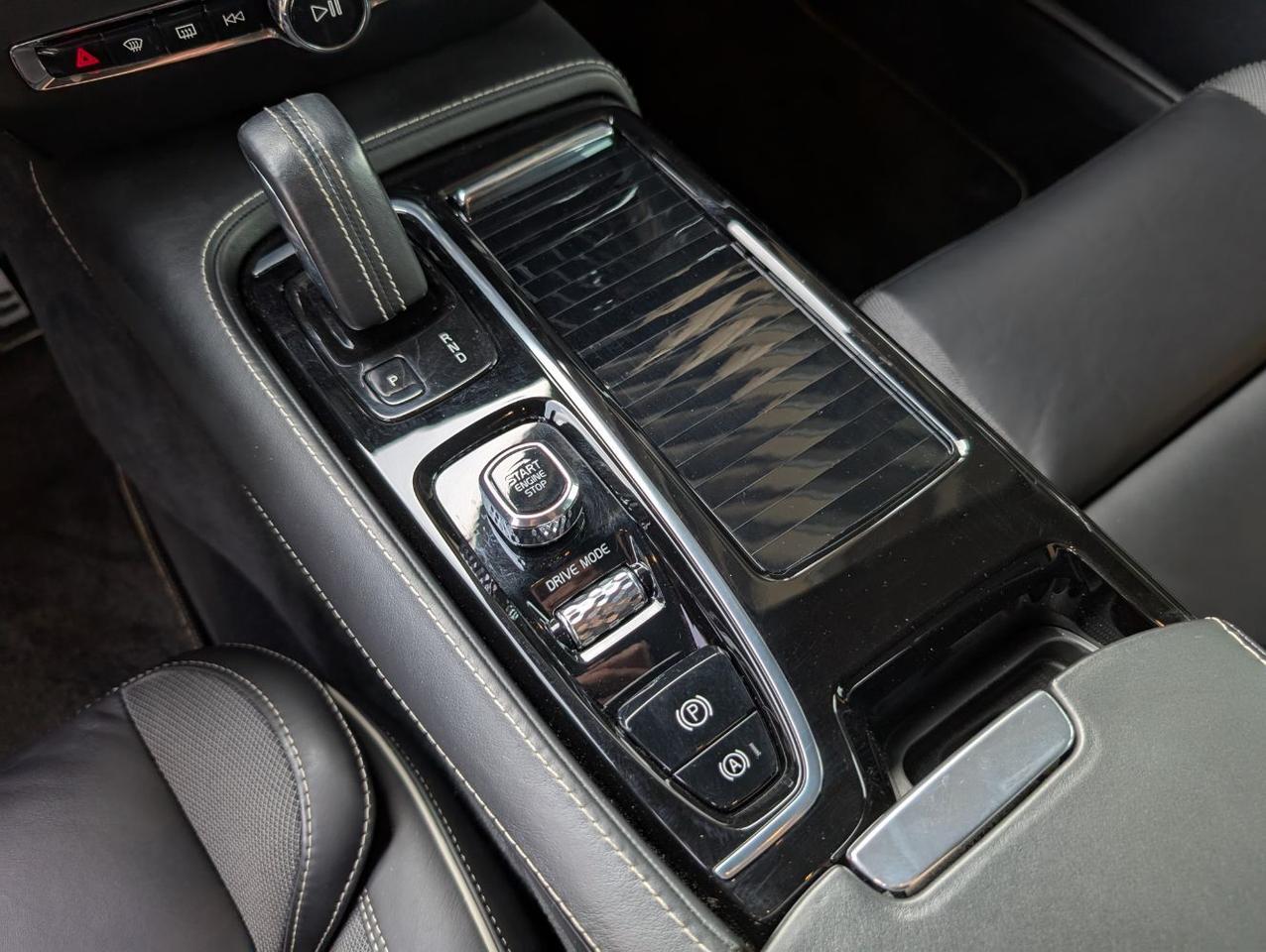 2021 Volvo V60 Recharge T8 AWD Polestar Edition w/Bowers & Wilkins, Pilot Assist, 360 Cam, 4 Heated Seats & Wheel Portland OR