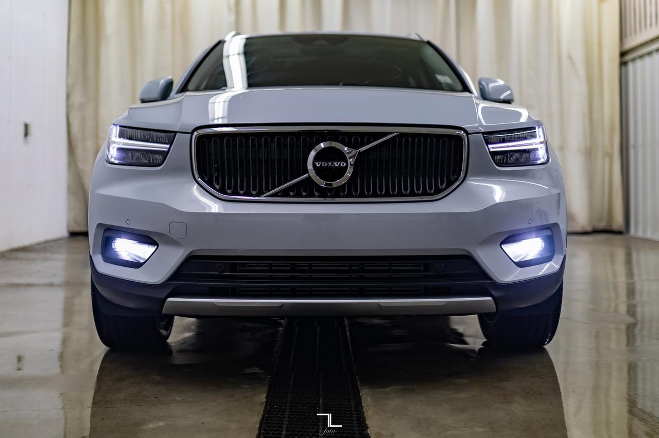 2021 Volvo XC40 AWD T5 Momentum Leather Roof Nav BCam Red Deer AB