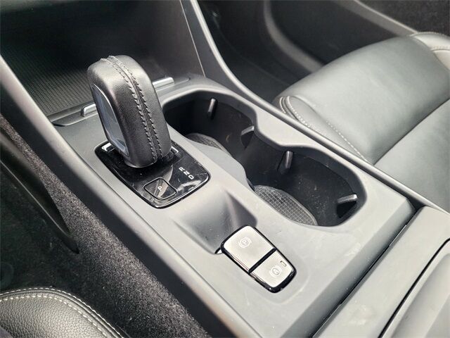 2021 Volvo XC40 Momentum Roseville CA