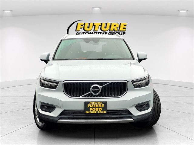 2021 Volvo XC40 Momentum
