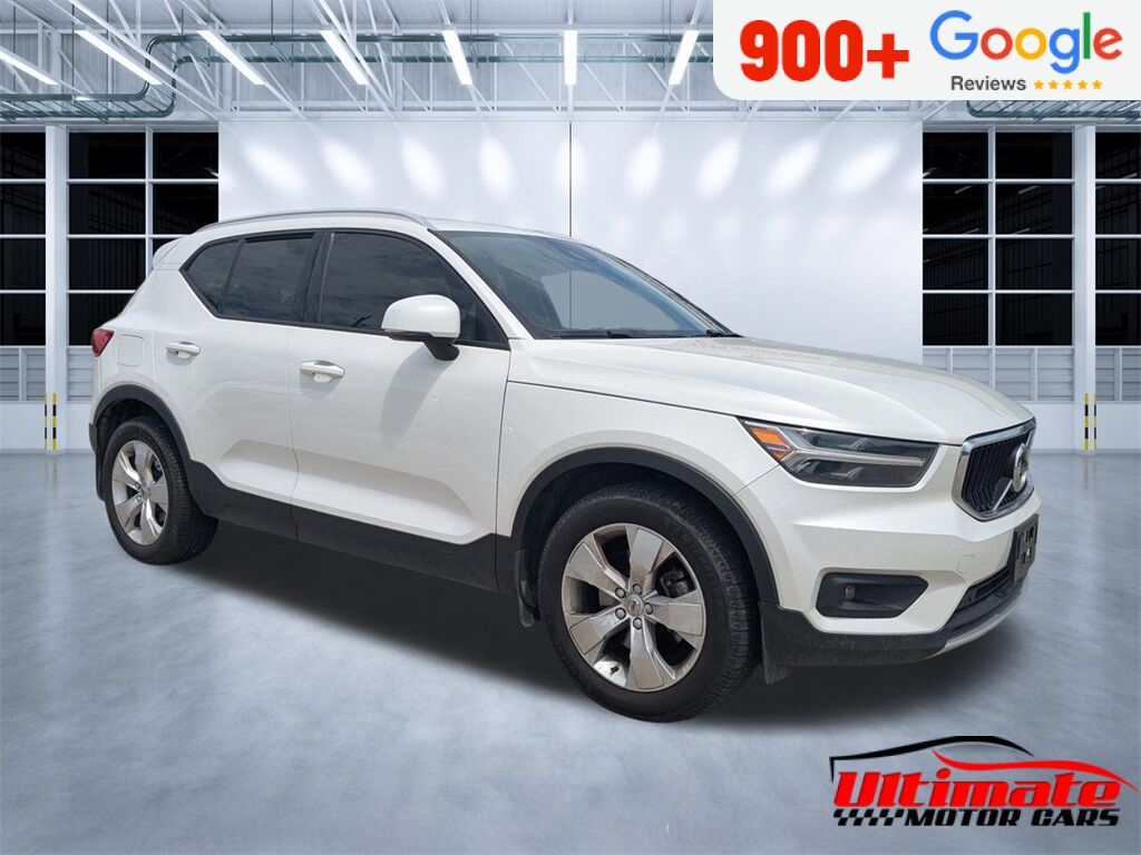 2021 Volvo XC40 Momentum