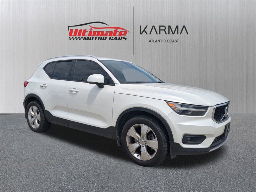 2021 Volvo XC40 Momentum