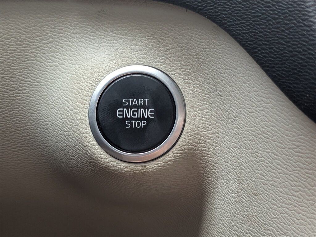 2021 Volvo XC40 Momentum Saint Augustine FL