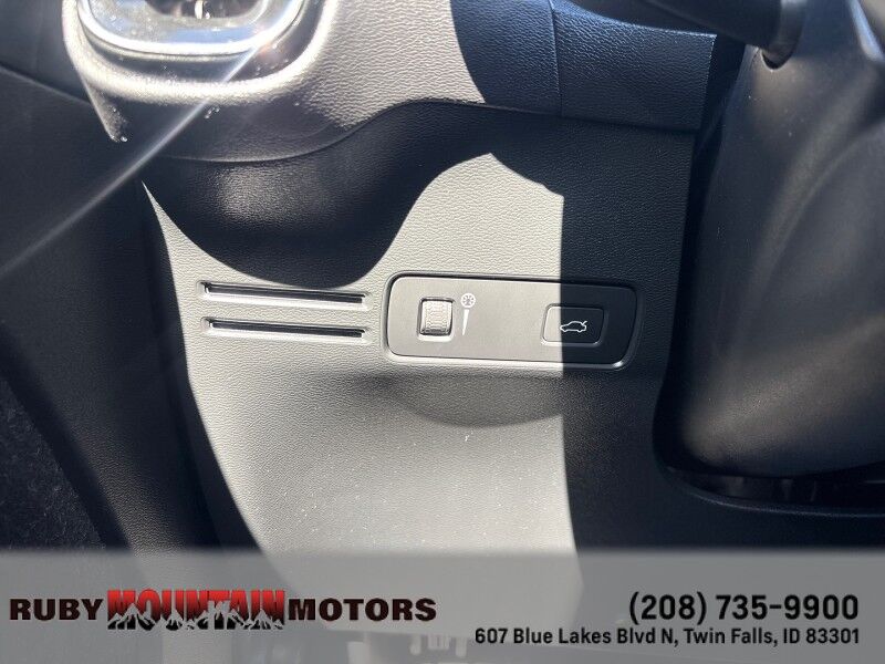 2021 Volvo XC40 Momentum Twin Falls ID
