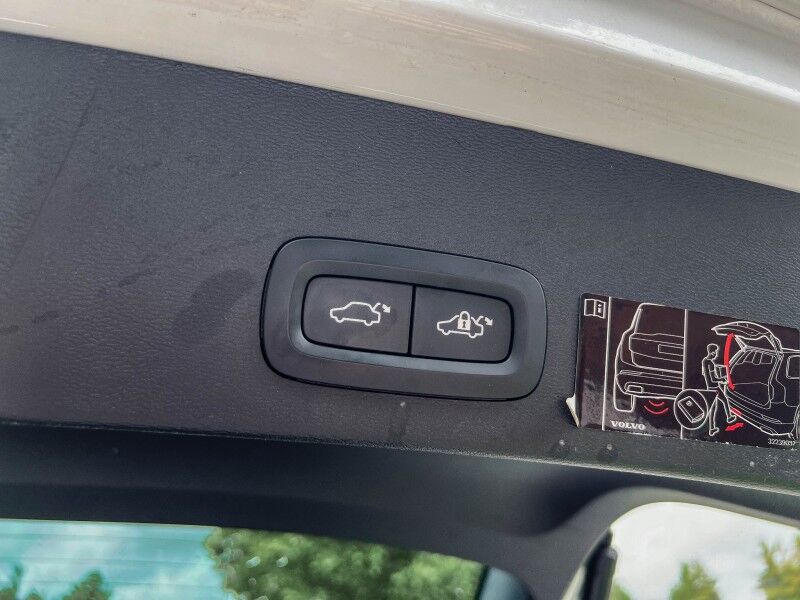 2021 Volvo XC40 Momentum Wilmington NC