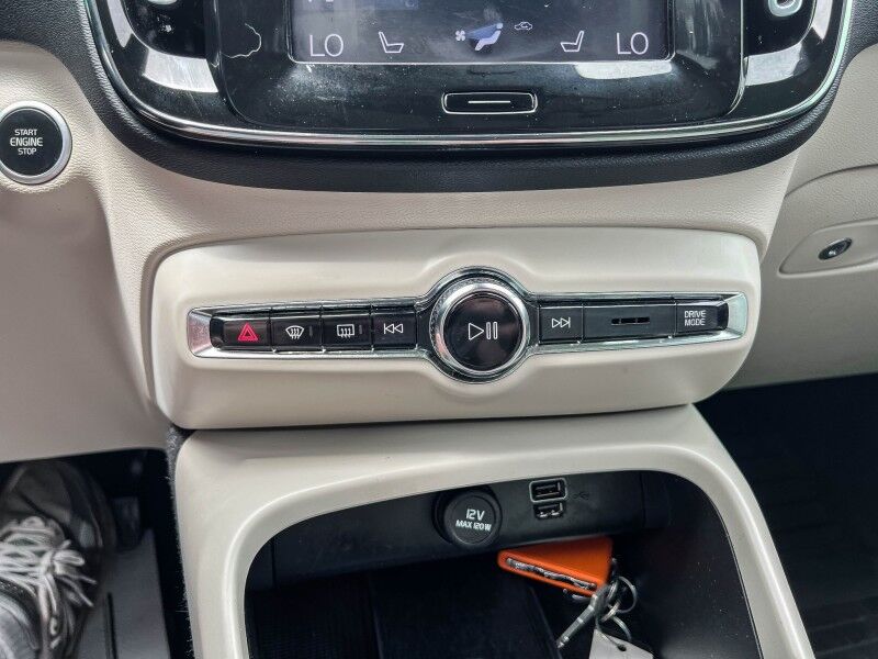 2021 Volvo XC40 Momentum Wilmington NC