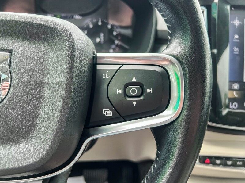 2021 Volvo XC40 Momentum Wilmington NC