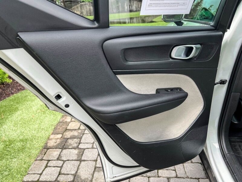 2021 Volvo XC40 Momentum Wilmington NC