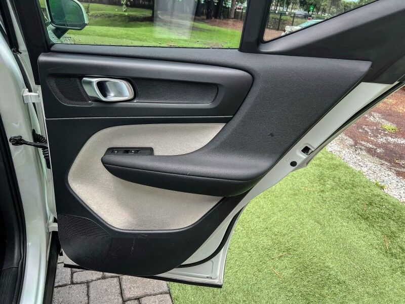 2021 Volvo XC40 Momentum Wilmington NC